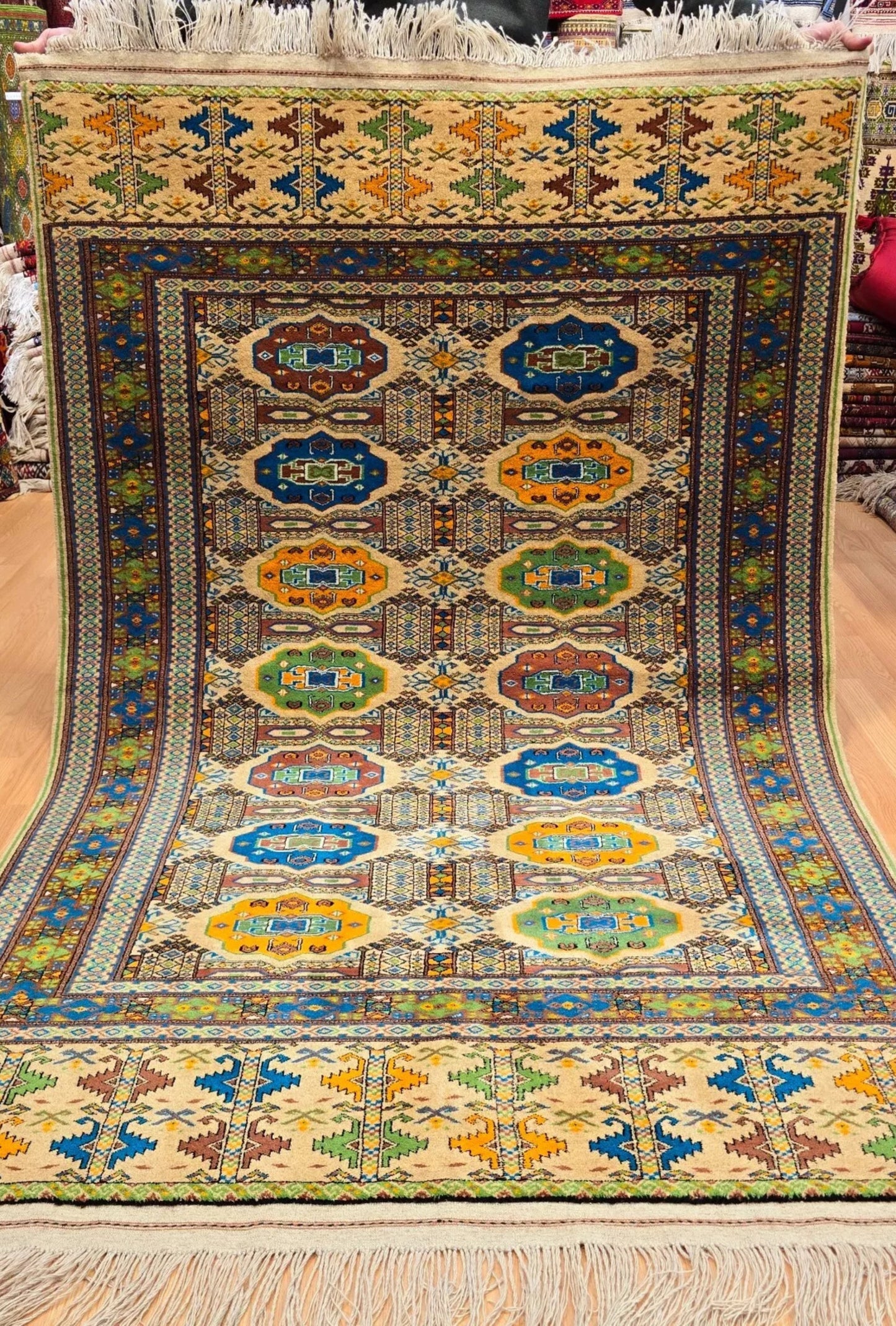 Türkmen Halısı El Dokuma Darvaza Yün Halısı 136 x 203cm (4.5' x 7' ft) Bej