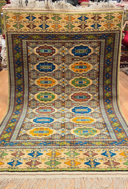 Türkmen Halısı El Dokuma Darvaza Yün Halısı 136 x 203cm (4.5' x 7' ft) Bej