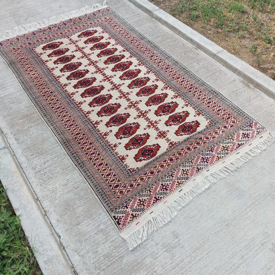 4'7" x 7'10" Handmade Oriental Bokhara Tribal Sarouk Beige Wool Rug 140 x 240 cm