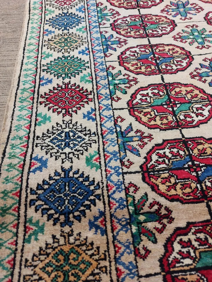 Silk Hand-knotted 125 x 225cm Turkmen Tekke Tribal Bukhara Beige Rug 4'1"x 7'4" ft