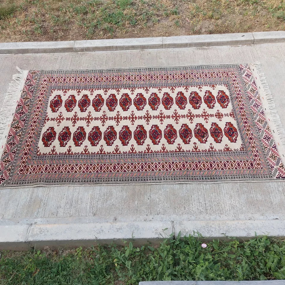 4'7" x 7'10" Handmade Oriental Bokhara Tribal Sarouk Beige Wool Rug 140 x 240 cm