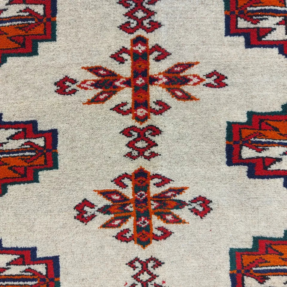 4'7" x 7'10" Handmade Oriental Bokhara Tribal Sarouk Beige Wool Rug 140 x 240 cm